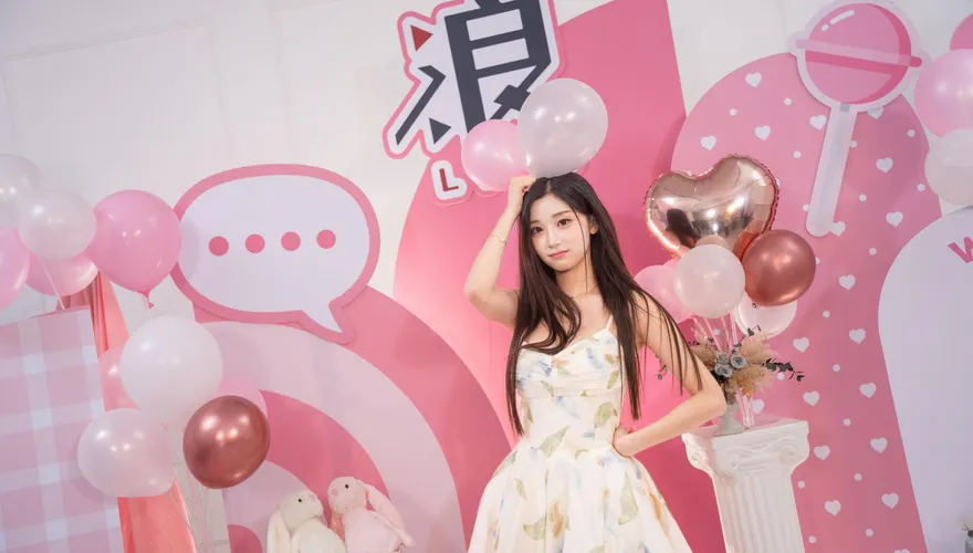李珠珢開播10分鐘封神！狂掃400萬鑽　公開24小時私生活