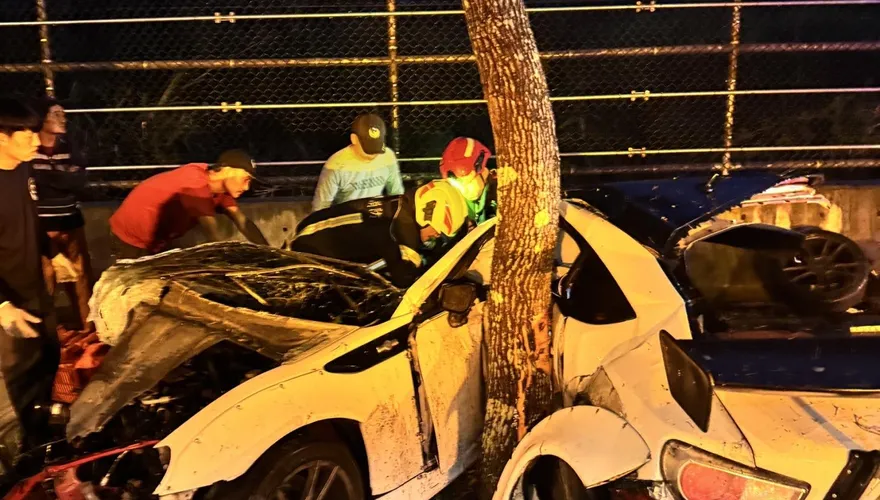 影/台9線自撞路樹「車對折」　28歲男駕駛獲救送醫命危