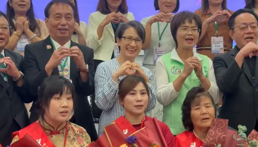 母親節前夕蕭美琴合體陳素月！嚐新住民家鄉味致敬自強媽咪