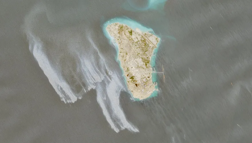 3000桶原油流出？哈格島外現大片油污　伊朗議員：歐油輪排放物