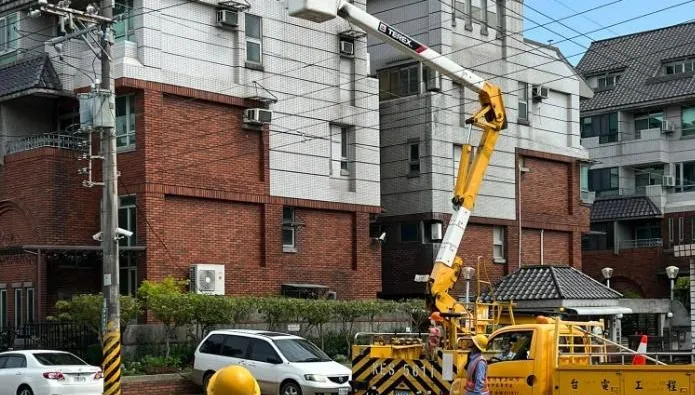 鳥獸碰觸線路！台中南屯百戶突停電　台電1小時搶修完畢