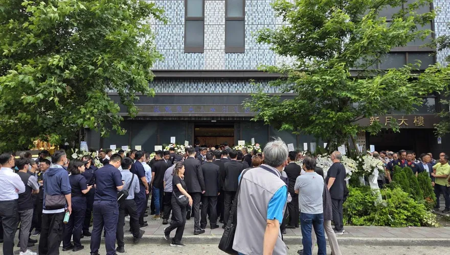 痛失巾幗！元首維安女警產後血崩今告別式　局長同袍悲慟送別