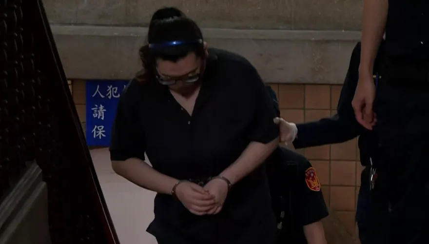 拖死警所長200米亡一審判死！毒女陳嘉瑩二審首開庭低頭不語