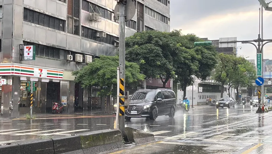 今雨勢趨緩是假象！　吳德榮：下週一進入「梅雨旺盛期」