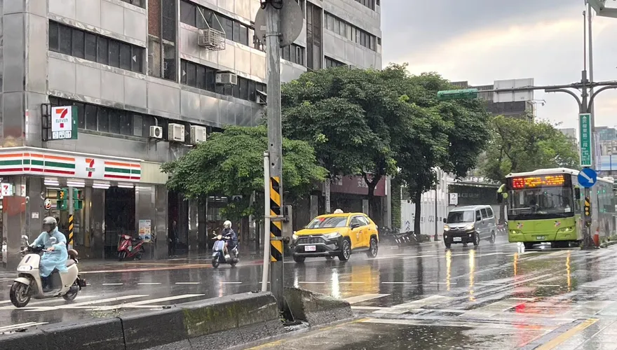 雨彈擴大！桃園、新竹等7縣市大雨特報