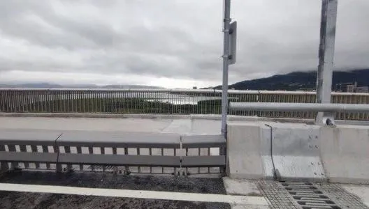 網紅質疑淡江大橋「護欄像刨刀」　公路局曬實況：勿再造謠