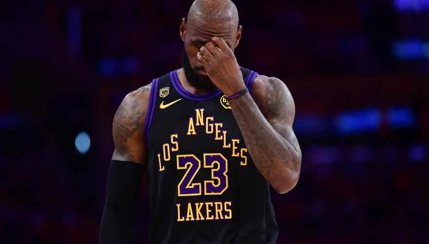 NBA/詹皇去留成懸念！名記曝「肯定不會退休」　球迷點6大出路