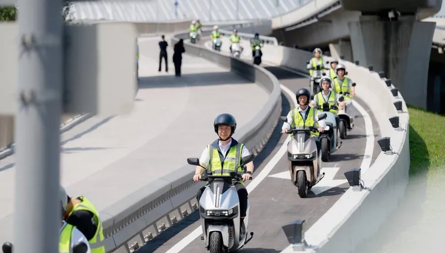 遭公路局點名造謠　火花羅淡江大橋直播「徒手轉下螺帽」