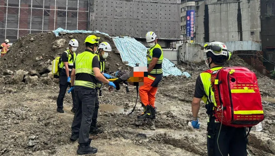 上市建商新莊重大工安意外！鷹架塌1工人慘死、墜樓工人命危
