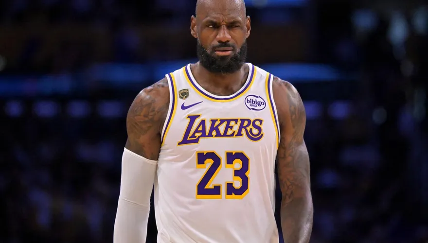 NBA/詹皇若沒退休　聯盟人士：新合約金額隨他開…想拿多少就多少