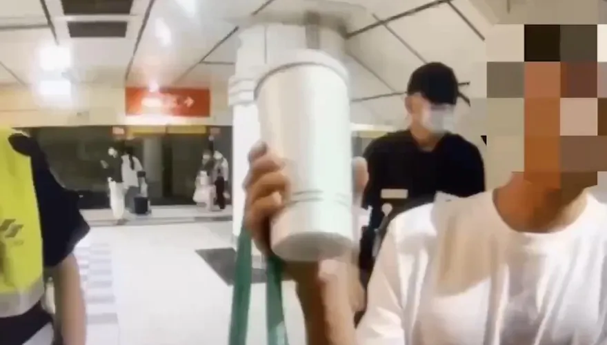 影/男子北捷車廂內飲食不服取締　遭強制下車開罰