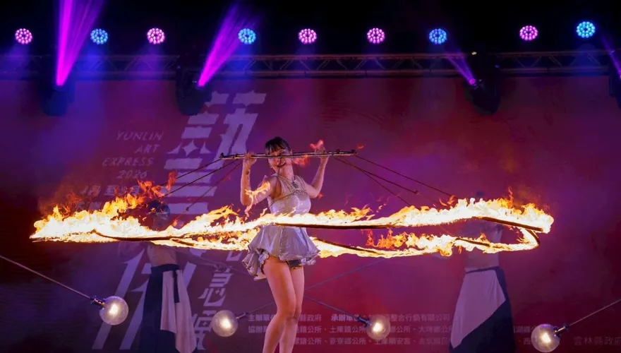剛拿《英國達人秀》金按鈕！火舞女孩回台首演　2500人擠爆雲林