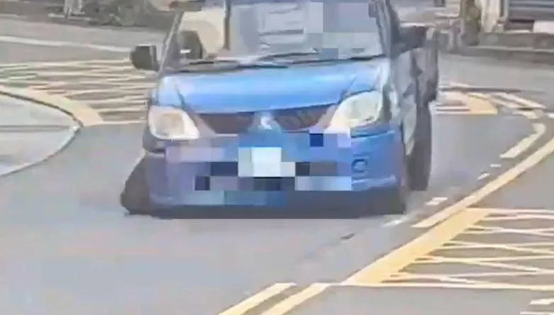 影/輪軸斷了還硬開！南港小貨車酒駕　還搜出59公分長武士刀