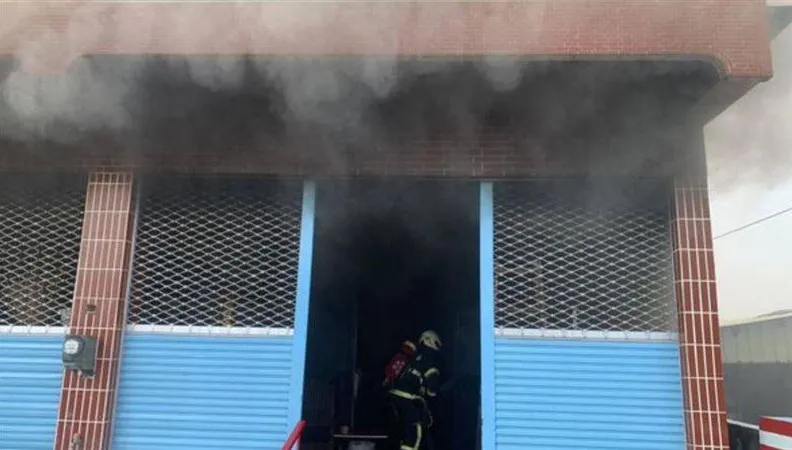 住警器狂響救不回！彰化大城惡火吞噬神明廳　男子慘淪焦屍