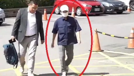 肇逃案現身！黃子佼「不語速入法院」...被問現況：離婚無業