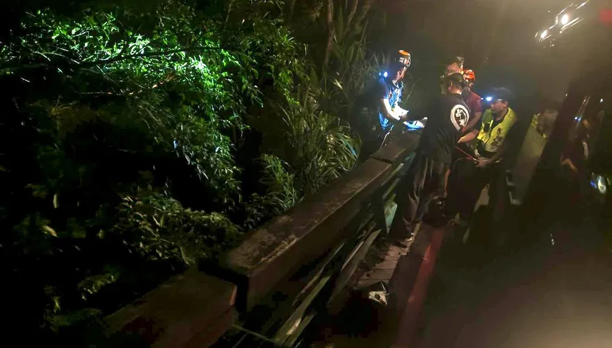 新北烏來情人步道情侶吵架　男子負氣跳下50米深谷