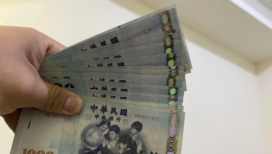 外資狂砍台股創紀錄　央行防守新台幣爆量貶3.9分