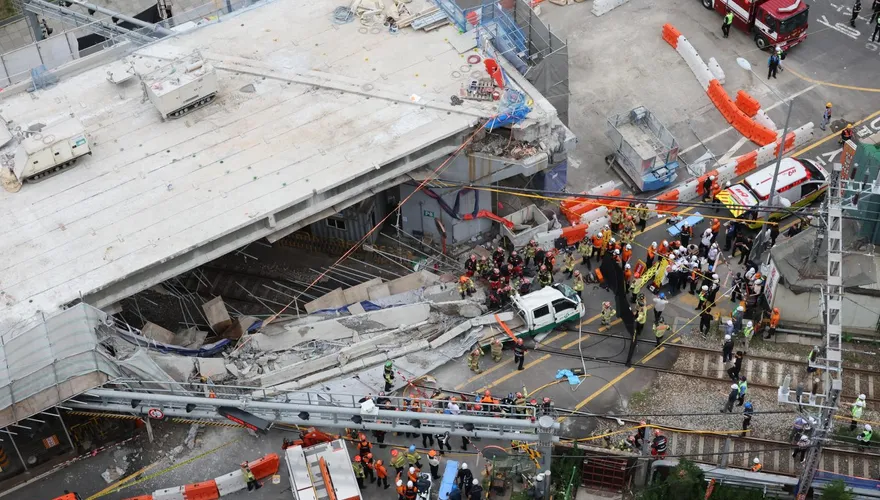 南韓首爾高架橋拆除工程爆坍塌意外　現場急搜受困者