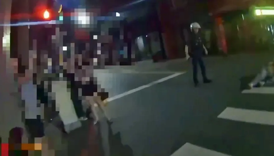 影/蘆洲男酒醉失控與同桌友人互毆　全被帶進警局