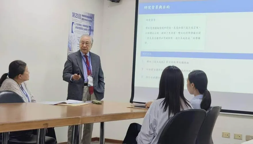 活到老學到老！92歲李富城重返大學　兩年苦讀終成碩士