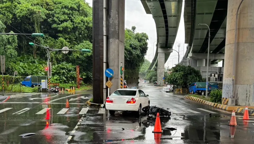 嚴懲毒駕！交通部新制修法　沒駕車也扣牌、乘客「連坐處罰」