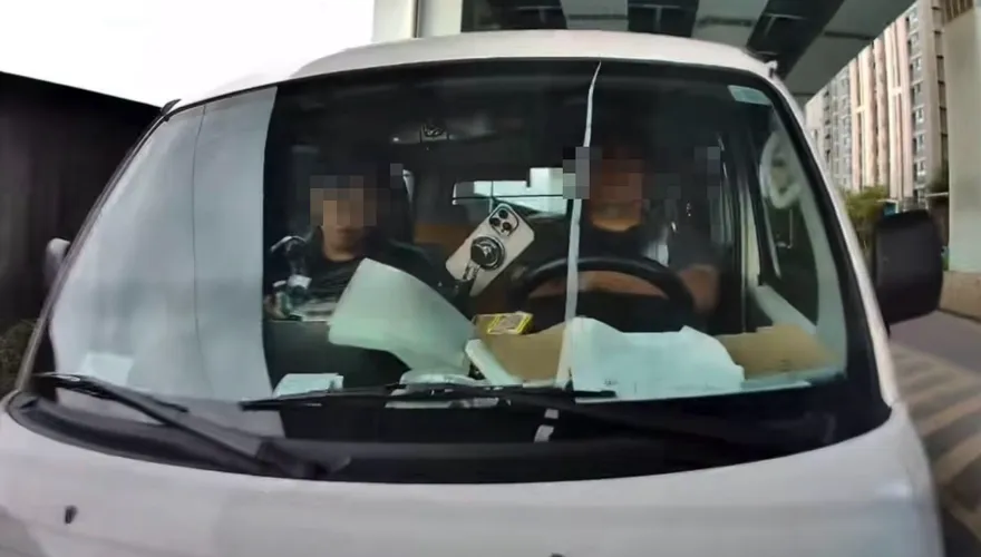 影/板橋貨車駕駛睡著追撞前車　驚醒傻笑對視乘客