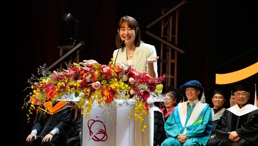 世新大學10場畢典登場！賈永婕勉畢業生勇敢發光