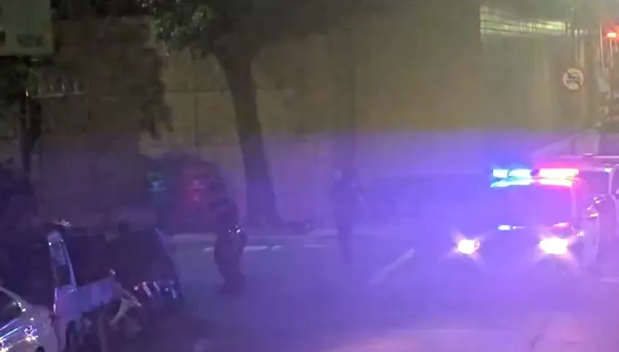 影/北市凌晨4男街頭喋血！折疊刀對決鋁棒　1人胸口中刀