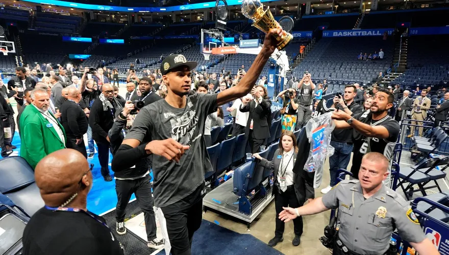 NBA/打敗衛冕軍雷霆奪西冠MVP！文班亞馬創前所未見神紀錄