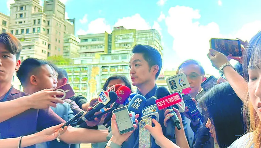 民進黨槓上蔣萬安！轟北市拿最多錢大灑幣  網轟：整天撕裂台灣