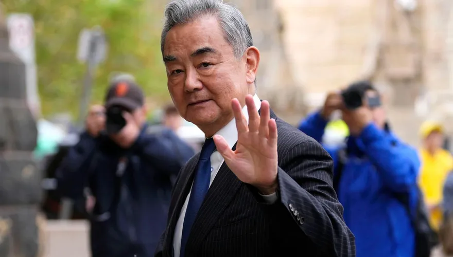 王毅北京會見前智利總統　承諾中方將推動聯合國重振權威和活力