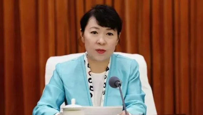 邊升官邊斂財！內蒙古「美女主席」涉貪落馬　遭檢方正式起訴