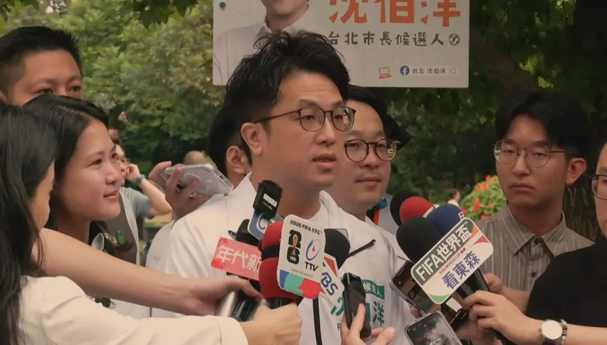 沈伯洋早起現身公園拜票！談副手認：現在還太早