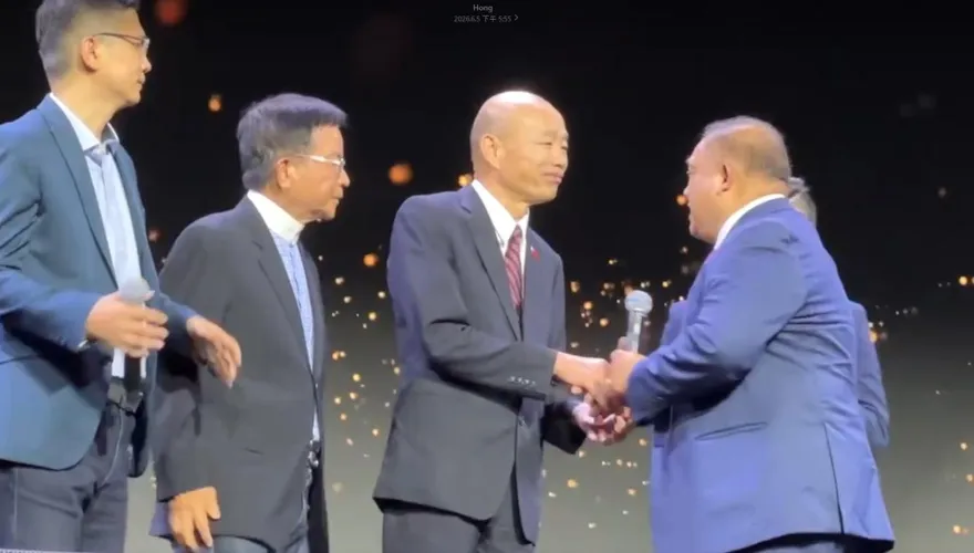 獨/川普牧師為韓國瑜禱告4分鐘：願主賜福院長智慧與平安！
