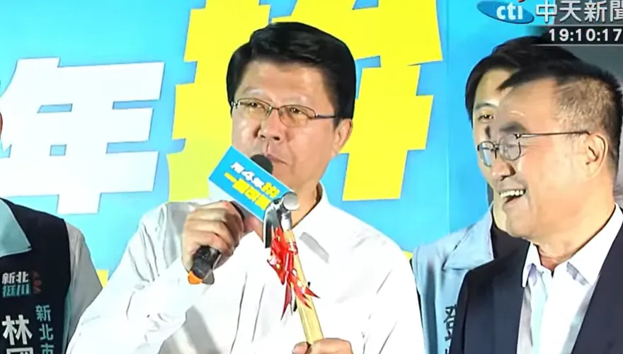 謝龍介競選車隊闖紅燈　團隊道歉：配合警方依法處理