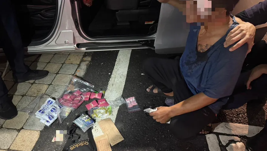 高雄拍違停意外拍到「毒品快餐車」！毒蟲嗆警：吃藥哪有什麼