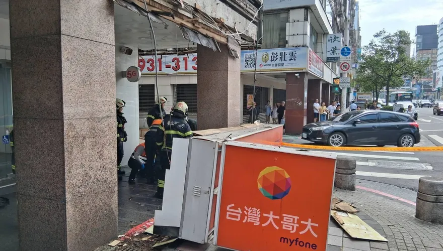 北市東區電信公司招牌掉落砸傷2女！北市府建管處火速開罰24萬