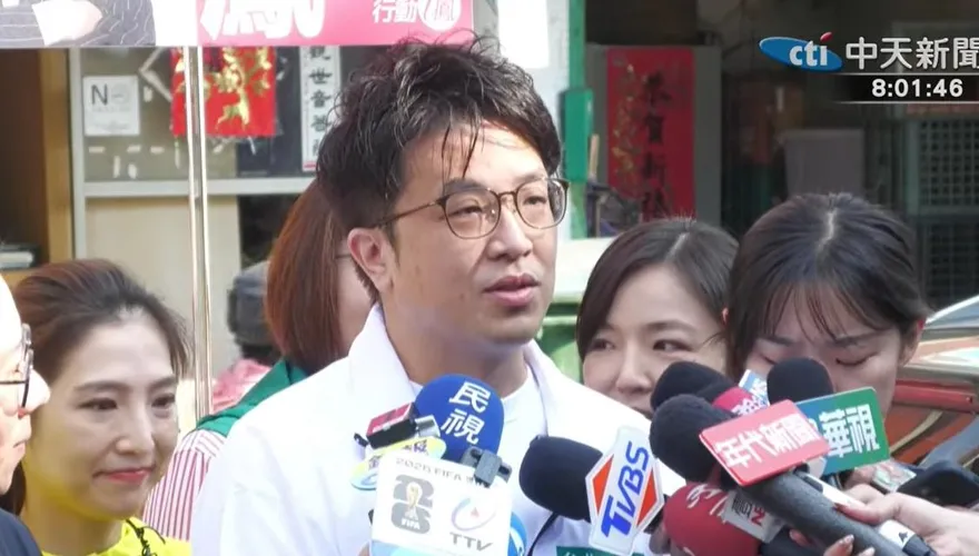 沈伯洋談AI公車慘被1天2度秒打臉！北市府：習慣他前後矛盾
