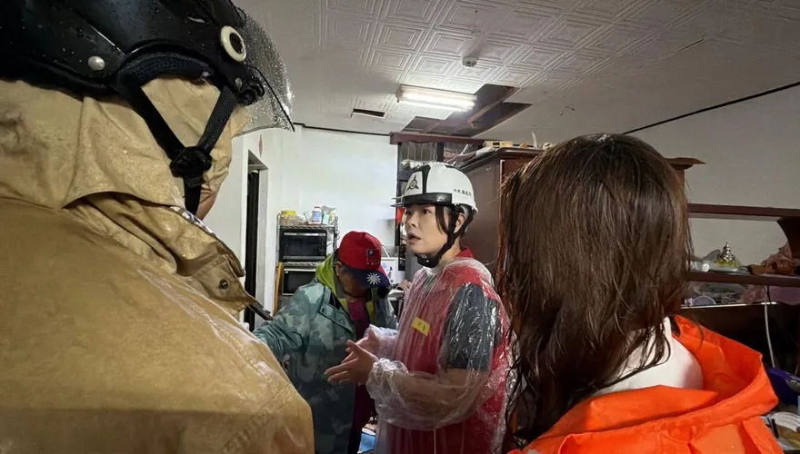 影/氣爆炸出大洞！2傷2命危 　高虹安親赴現場啟動應變機制