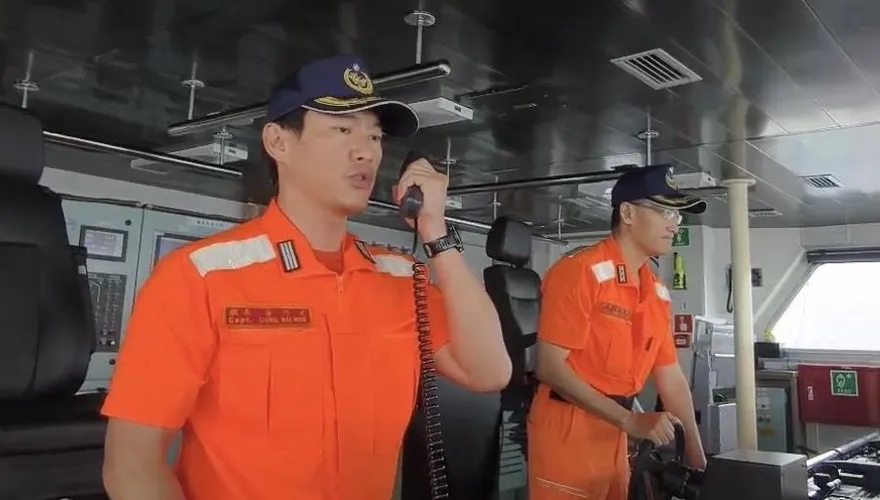 陸5公務船現蹤東部海域廣播商輪！我海巡艦艇強硬回擊