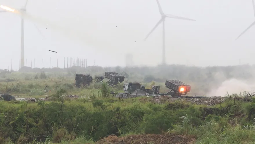 雷霆2000大雨中重返甲南海灘　火箭彈失效發射隨即墜地