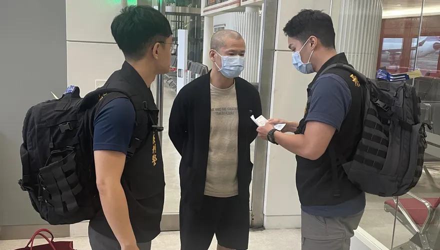 影/新北街頭當街殺人逃亡14年　柬埔寨落網今押解返台
