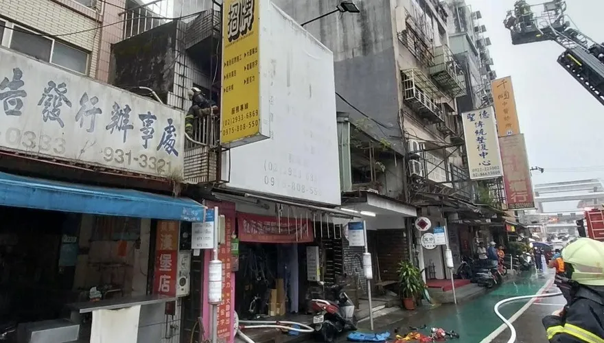 北市景美國小旁民宅火警　警消急灌救幸無人傷