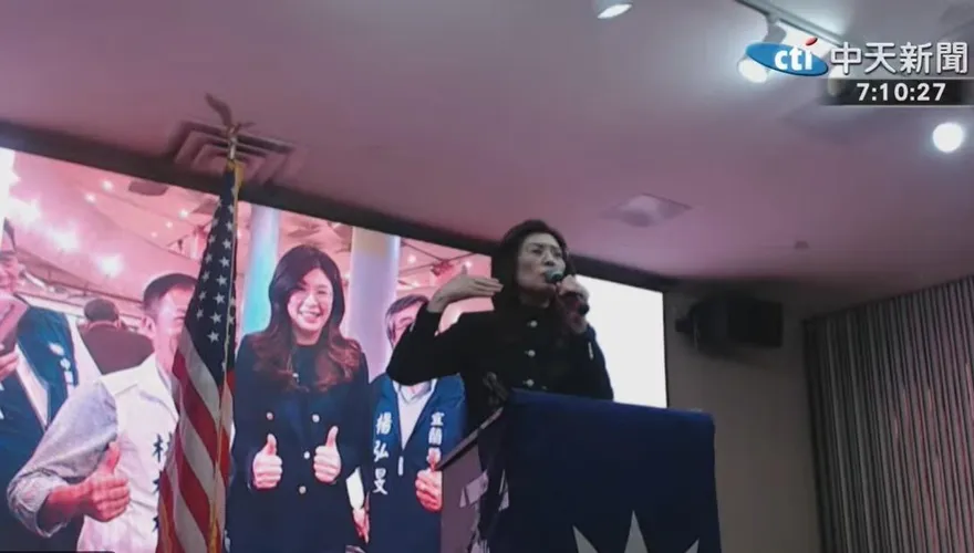 鄭麗文火力全開！見美9議員破謠言　怒轟綠營：我不過身高高點怕什麼