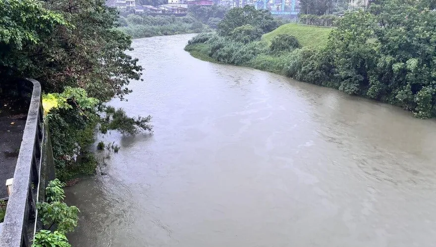 基隆碇內大排泡沫污染？　台水：供水及水質均正常