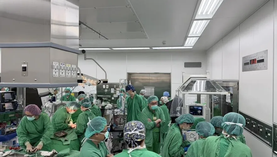 腦瘤復發出血仍拒用藥保胎！北榮30醫護接力搶救母子均安