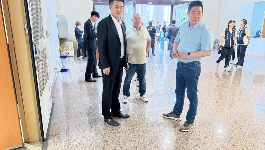 「黑鮪魚現切秀」搬進議會！　雲林子弟返鄉「端午加菜」