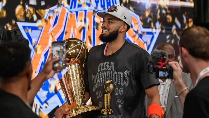 NBA/因林書豪愛上尼克！唐斯高舉金盃淚獻亡母