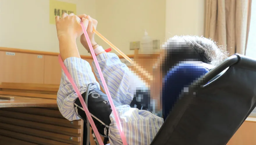 30歲男癱瘓一度放棄生命　醫療團隊介入2週「已能自推輪椅出門」