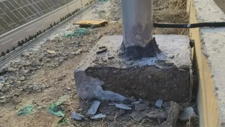 陸13億台幣北斗監測遭爆「脆皮豆腐渣」！底座掰就碎、亂填碎石